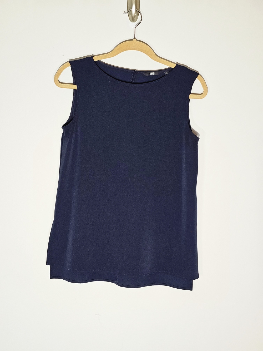Uniqlo Sleeveless Navy Women’s Shell Top